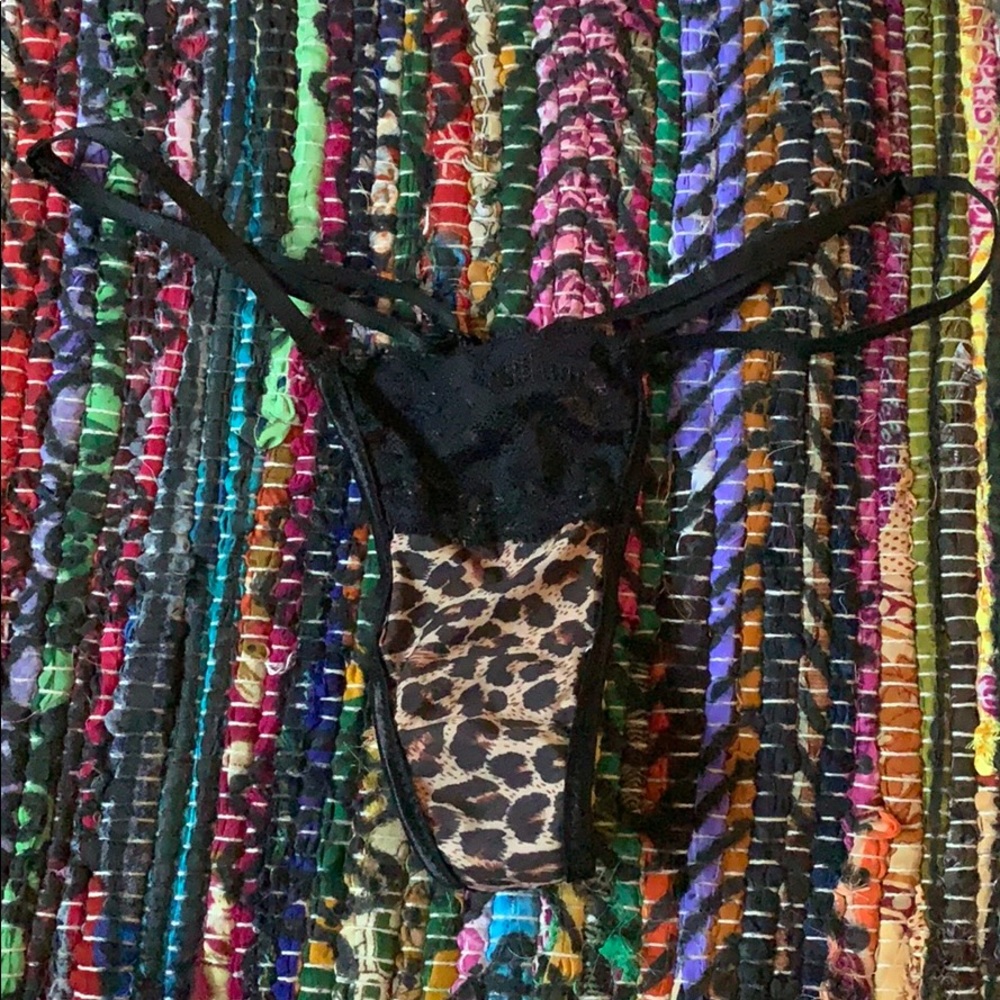 Leopard print g-string 🐆😽 - Picture 3 of 3